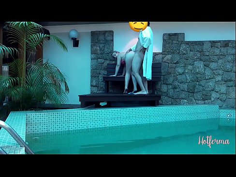 ❤️ Oga pe iranṣẹbinrin si awọn pool, sugbon ko le koju kan gbona ❤️❌ Iwa onihoho furo ❌️